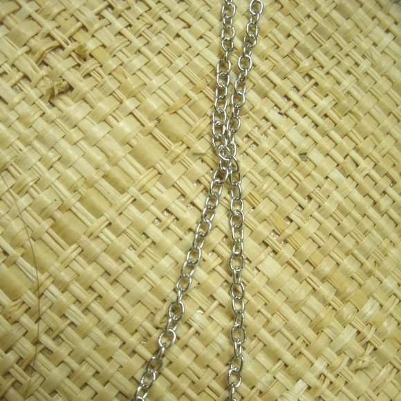 Glow in the Dark Hour Glass Necklace - Picture 12 of 16